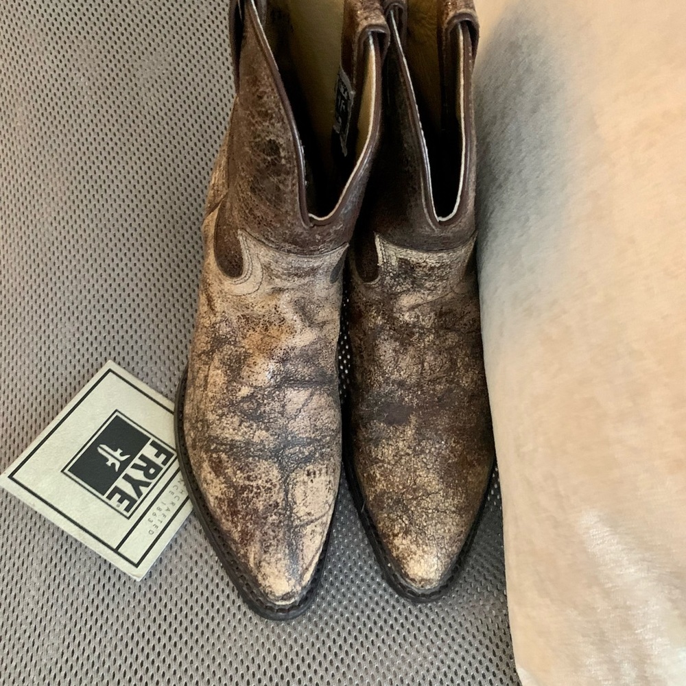 FRYE DISTRESSED LEATHER WESTERN COWGIRL BOOTS BILLY PULL~ON SHORT BROWN/KHAKI